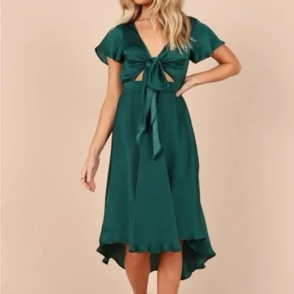 Elegant Emrald Green Midi Dress